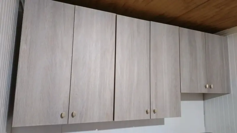 Mieble de cocina aéreo de melamina con puertas
