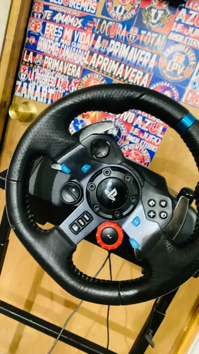 Volante y pedales Logitech G para PlayStation - miniatura 2