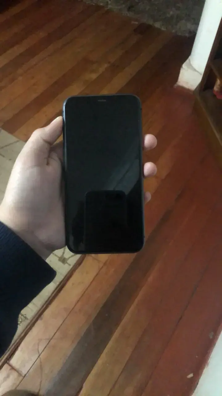 iPhone 11 para repuesto o arreglo - 1