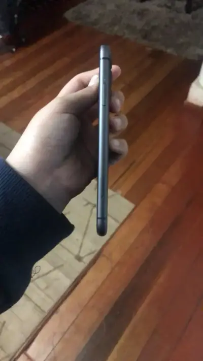 iPhone 11 para repuesto o arreglo - miniatura 3