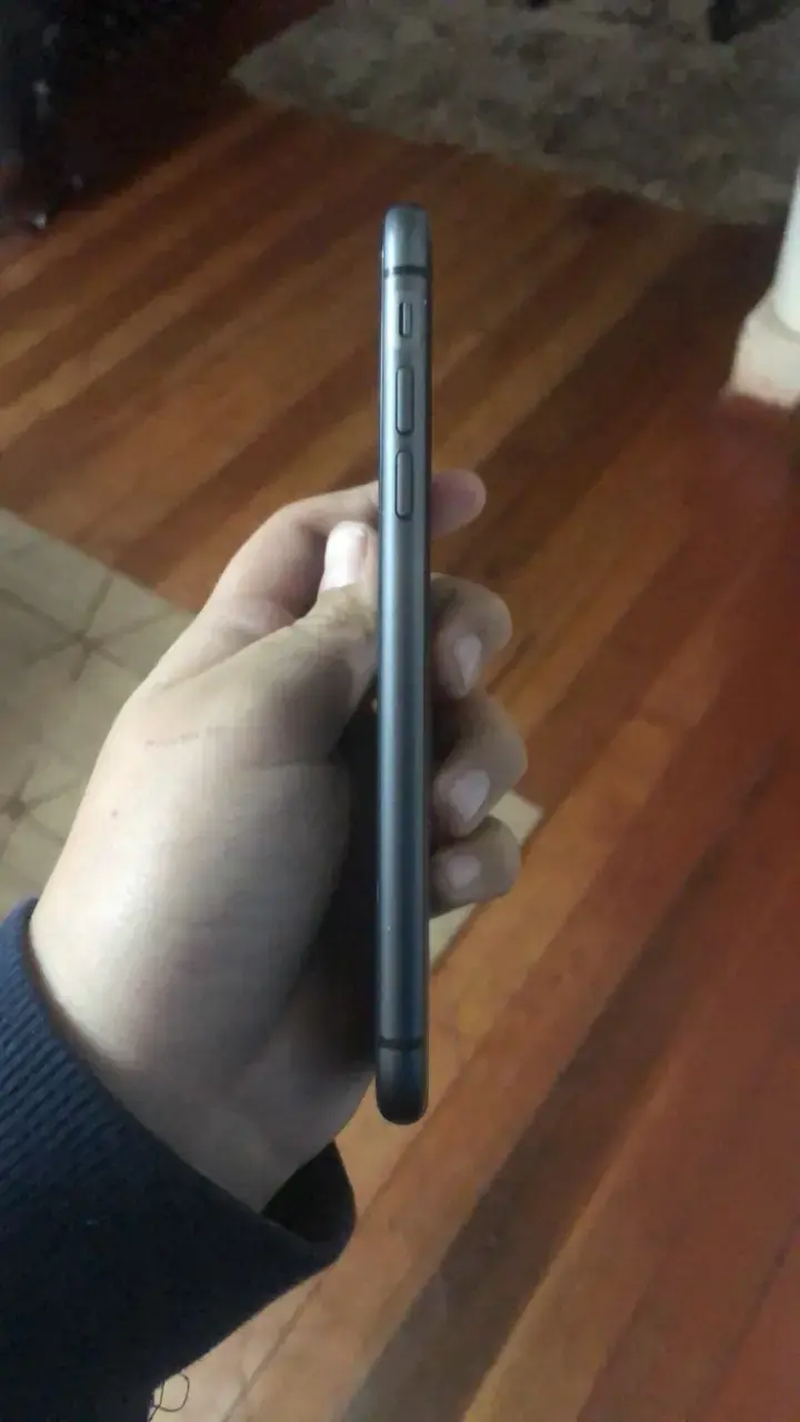 iPhone 11 para repuesto o arreglo - 4