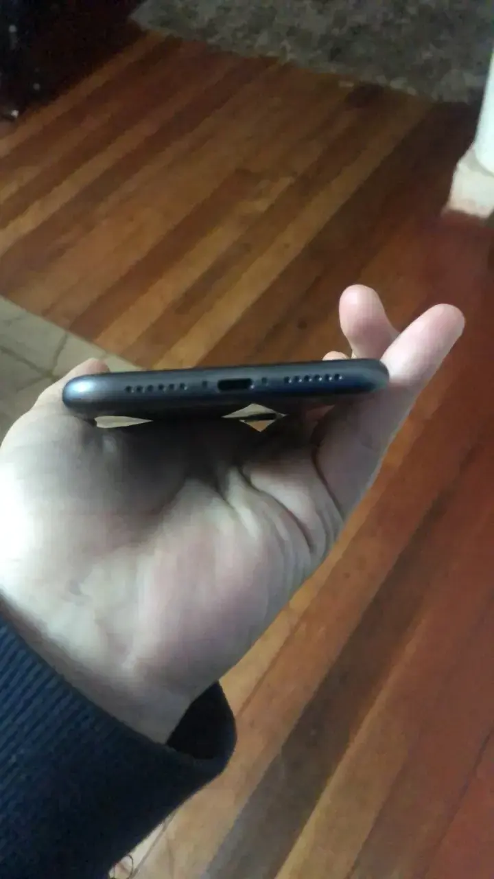 iPhone 11 para repuesto o arreglo - 5