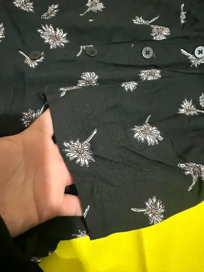 Enterito negro con estampado floral - miniatura 3