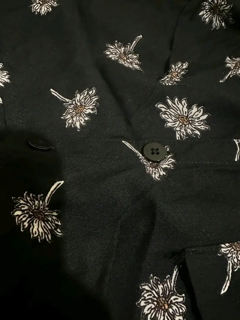 Enterito negro con estampado floral - 4