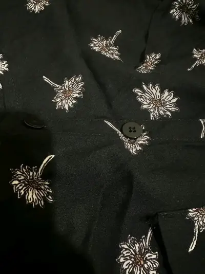 Enterito negro con estampado floral - miniatura 4