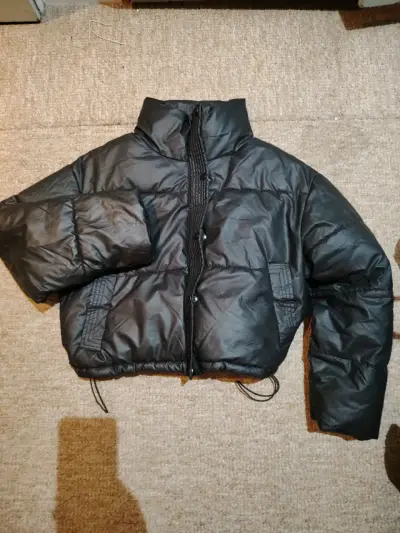 Chaqueta acolchada negra para mujer - miniatura 1