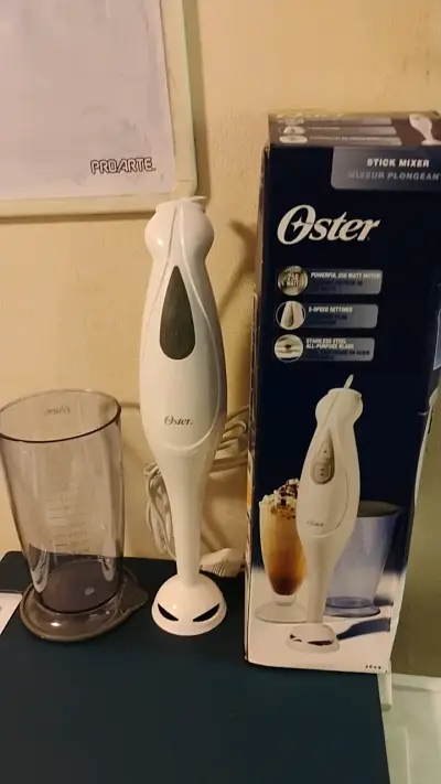 Batidora de Inmersión Oster 250W con Vaso Medidor - miniatura 3