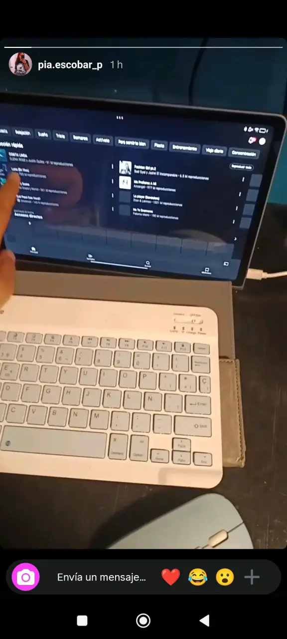 Tablet con teclado y mouse inalámbrico - 3
