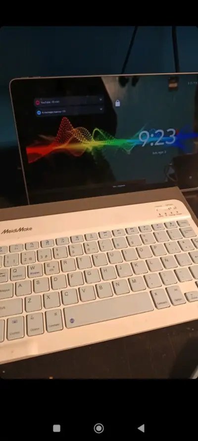 Tablet con teclado y mouse inalámbrico - miniatura 4