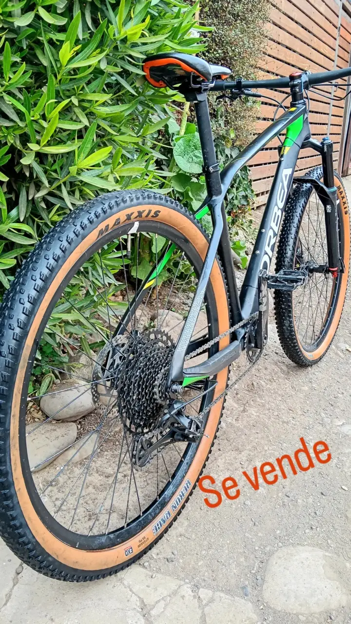 Bicicleta de Montaña Orbea Negra y Verde - 1