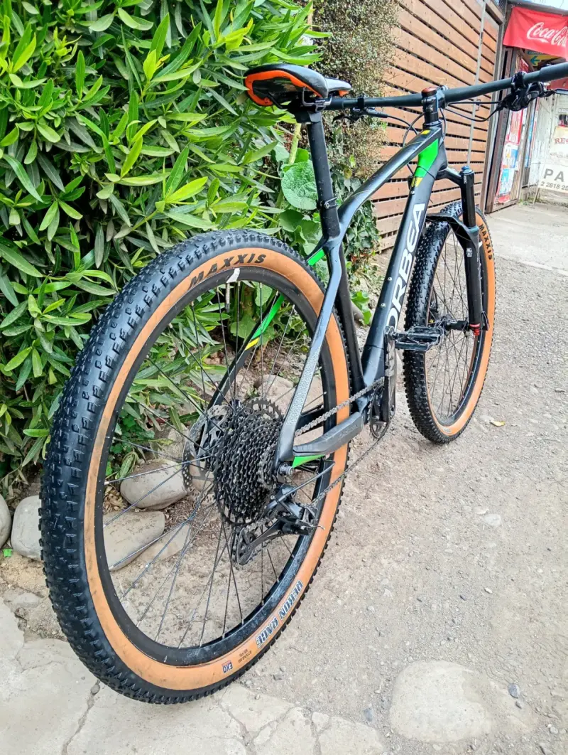 Bicicleta de Montaña Orbea Negra y Verde - 3