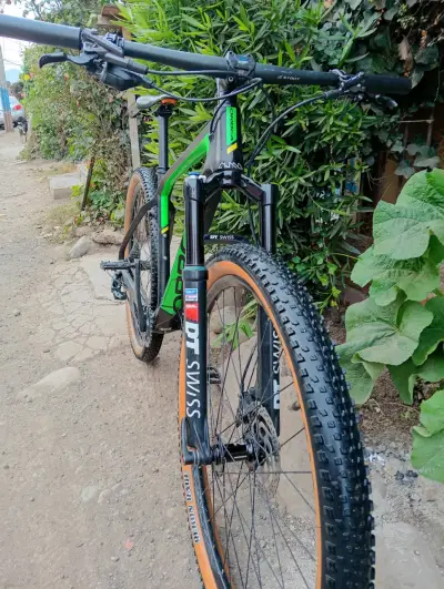 Bicicleta de Montaña Orbea Negra y Verde - miniatura 4