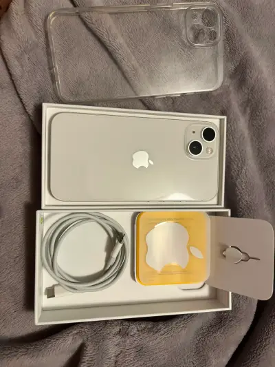 iPhone 13 blanco con accesorios completos - miniatura 1