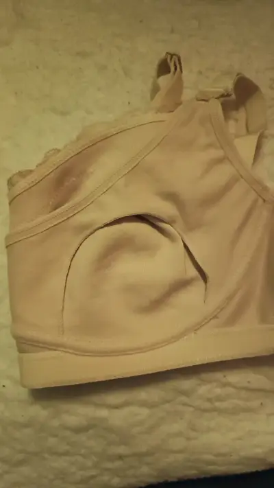 Sostén de lactancia beige con encaje - miniatura 1