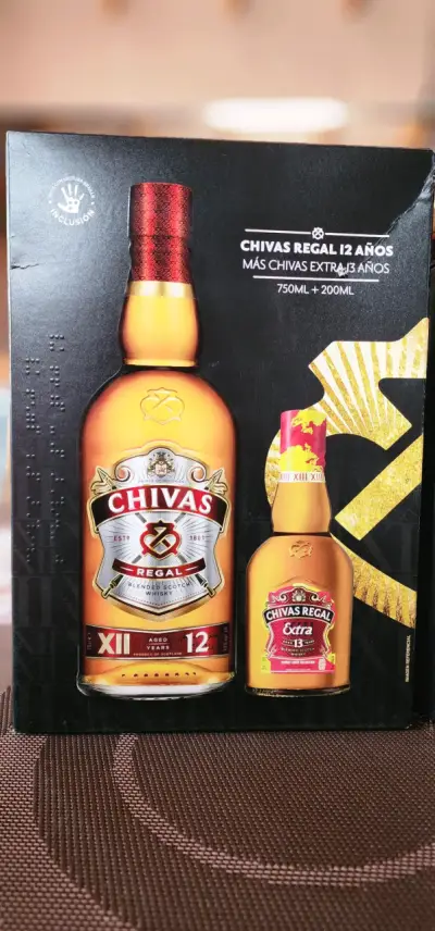 Set de Whisky Chivas Regal 12 Años y Jack Daniel's - miniatura 1