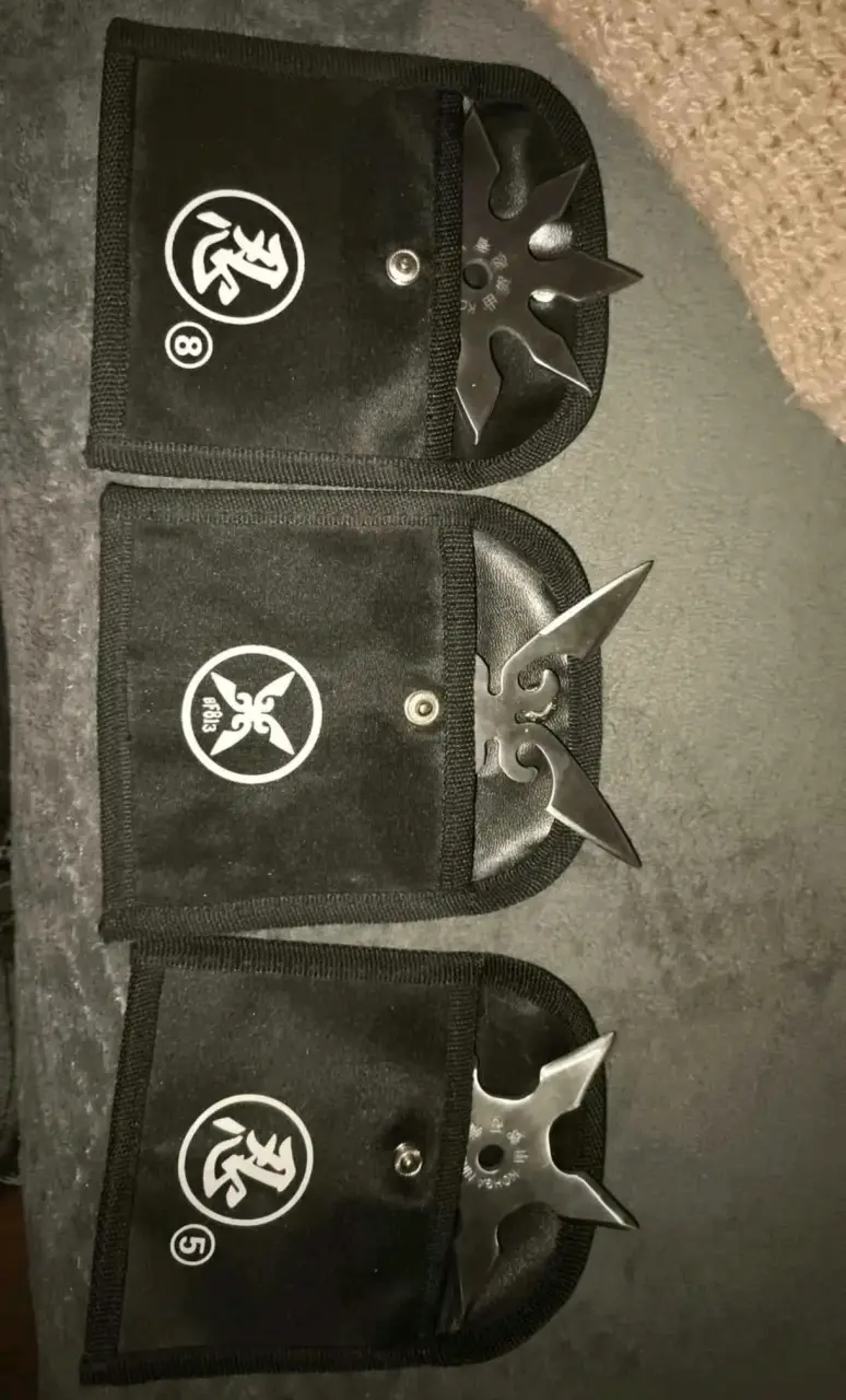 Set de Shurikens Ninja con Fundas - 1