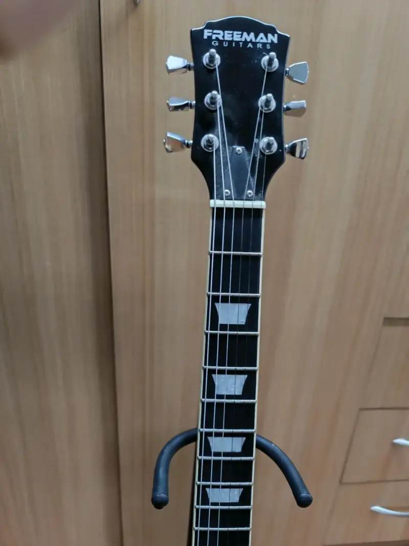 Guitarra Freeman estilo Les Paul sunburst - 4