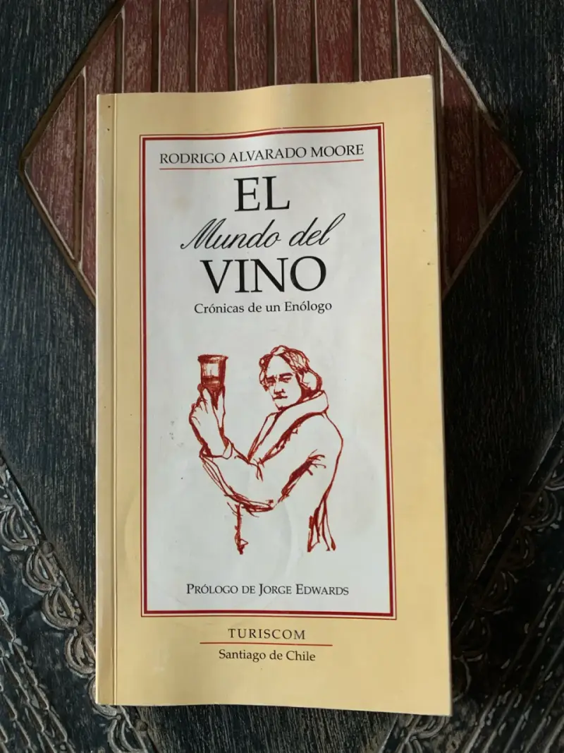 Libro El Mundo del Vino de Rodrigo Alvarado Moore - 1