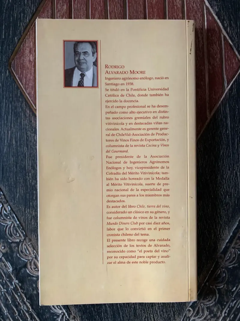 Libro El Mundo del Vino de Rodrigo Alvarado Moore - 2