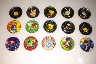 Colección de tazos de Bob Esponja y Yu-Gi-Oh - miniatura 1