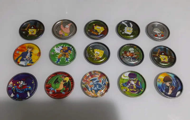 Colección de tazos de Bob Esponja y Yu-Gi-Oh - 2