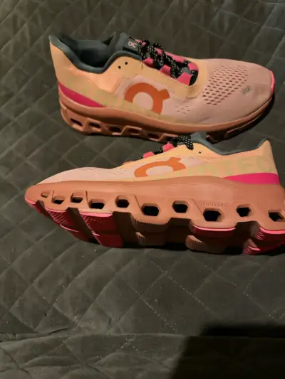 Zapatillas deportivas On Cloudtec rosadas - miniatura 2