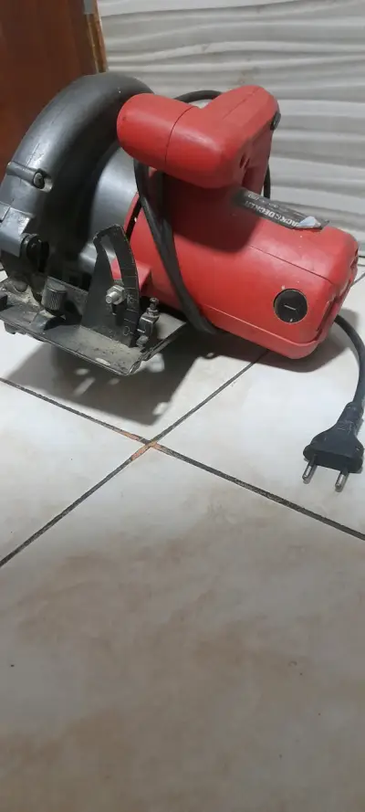 Sierra Circular Black & Decker 1400W - miniatura 3