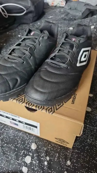 Umbro Tocco V Squad TF TALLA 11 - miniatura 1