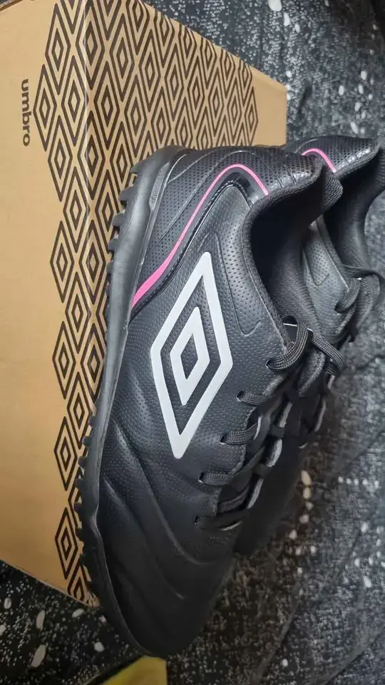 Umbro Tocco V Squad TF TALLA 11 - 2