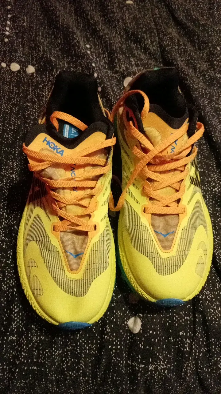 Zapatillas deportivas Hoka amarillas para correr - 2