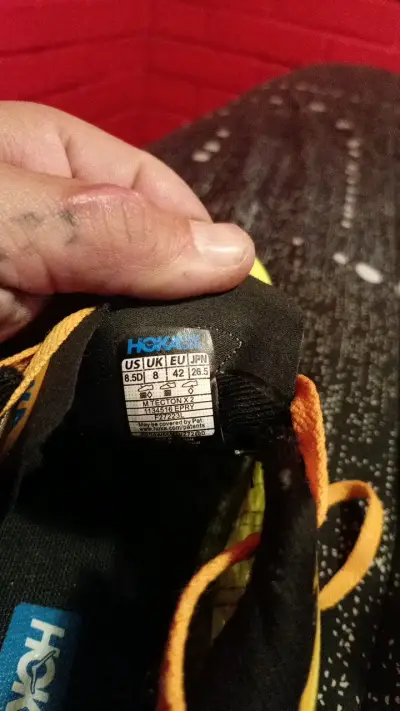 Zapatillas deportivas Hoka amarillas para correr - miniatura 3