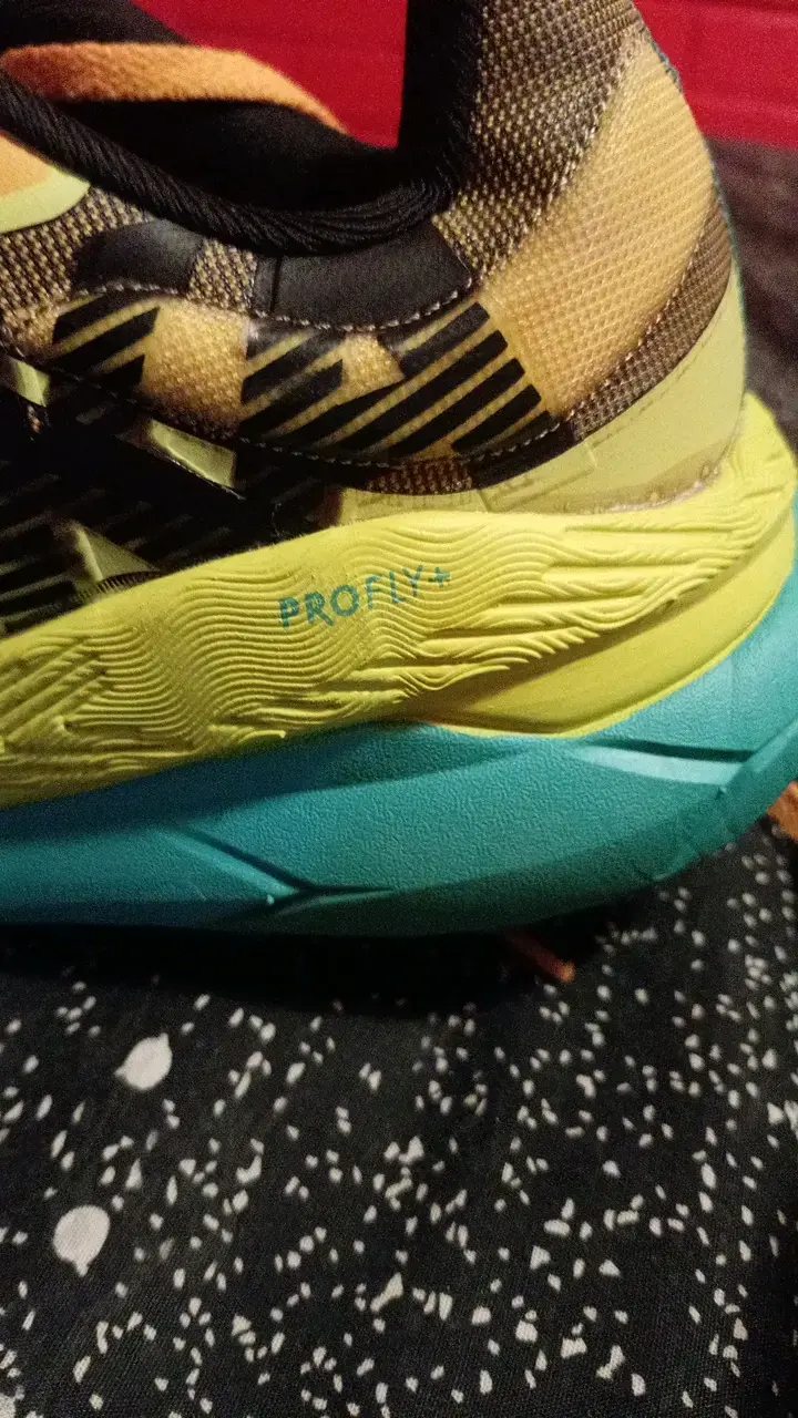 Zapatillas deportivas Hoka amarillas para correr - 4
