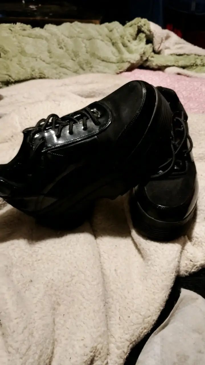 Zapatos de cuero negro con plataforma