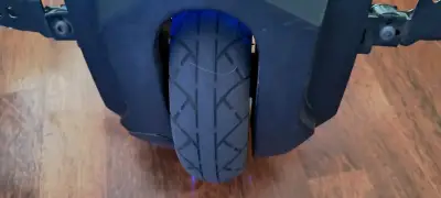 Triciclo eléctrico - miniatura 4