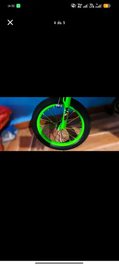 Bicicleta infantil verde con diseño deportivo - miniatura 4