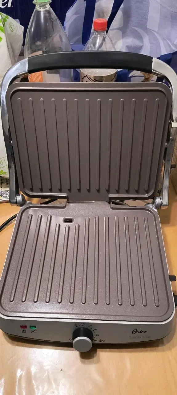 Parrilla eléctrica Oster Bioceramic CKSTPA4881 - 2