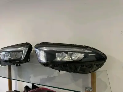 Óptico delantero Mercedes a200 - miniatura 2
