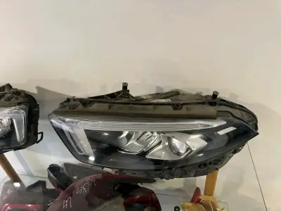 Óptico delantero Mercedes a200 - miniatura 3