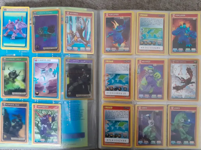 Álbum de cartas coleccionables Invizimals Batalla de Cazadores - 2