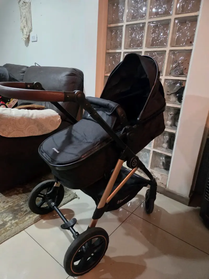Coche de bebé Bebesit con silla de auto y capota negra - 4