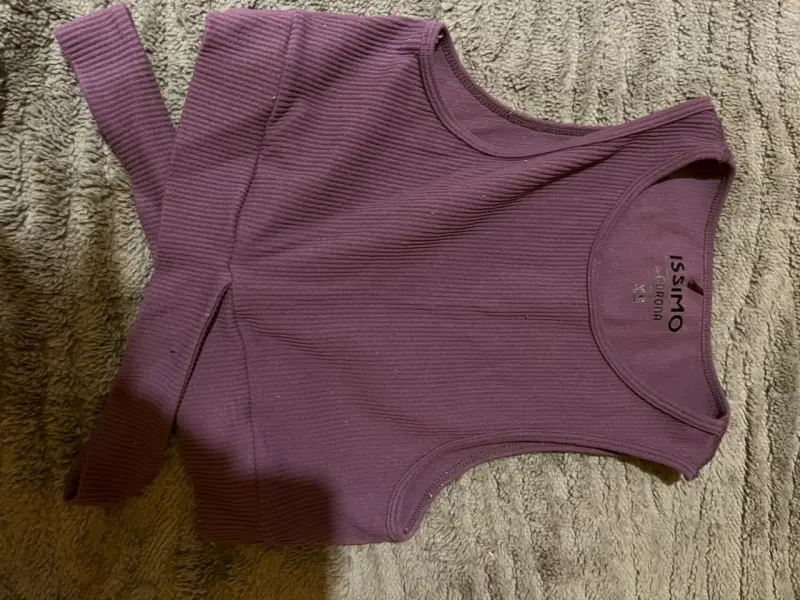 Top morado sin mangas Issimo talla XS