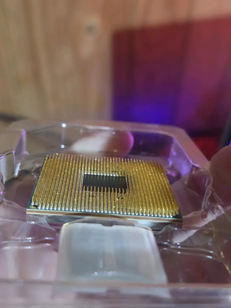 Procesador AMD Ryzen 3 3200G con disipador - 4