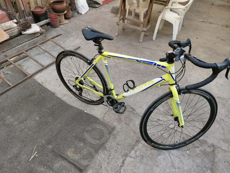 Bicicleta de Ruta Amarilla Aro 700 - 3