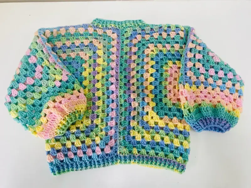 Chaleco tejido a crochet multicolor para niños - 2