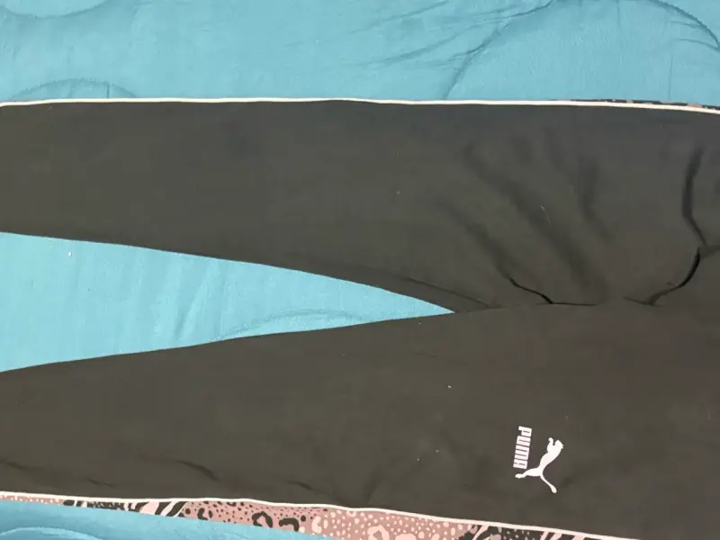Pantalones deportivos negros Puma para mujer - 1