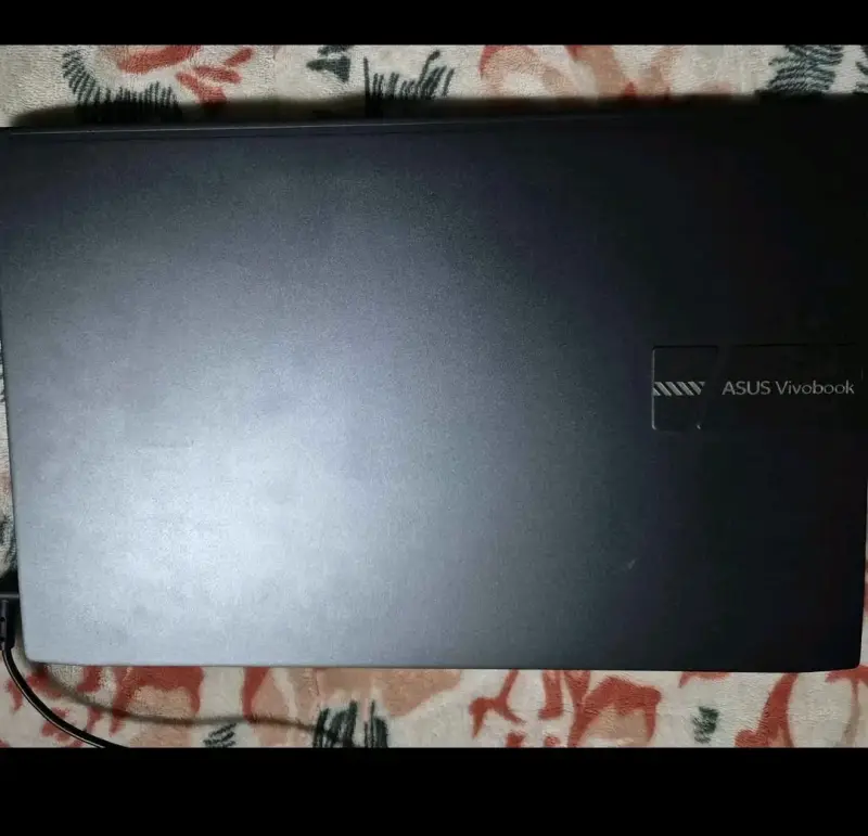 Laptop ASUS Vivobook con Intel Core i5 - 2
