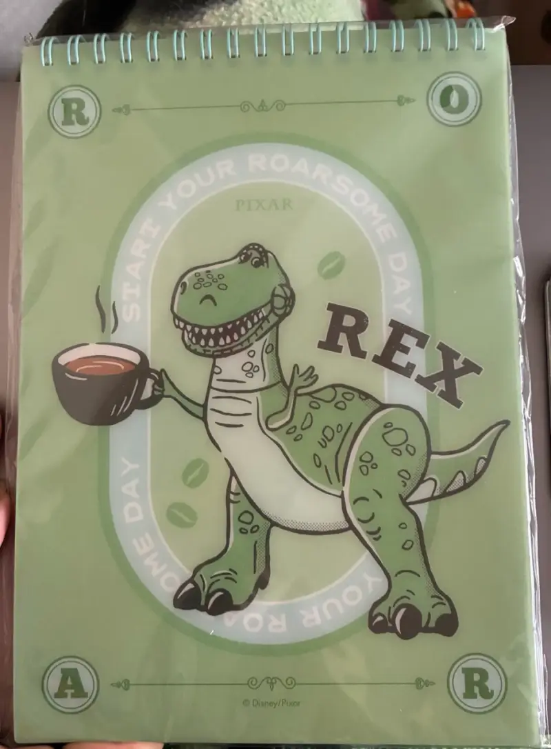 Cuaderno Miniso Disney Pixar Rex Verde - 1