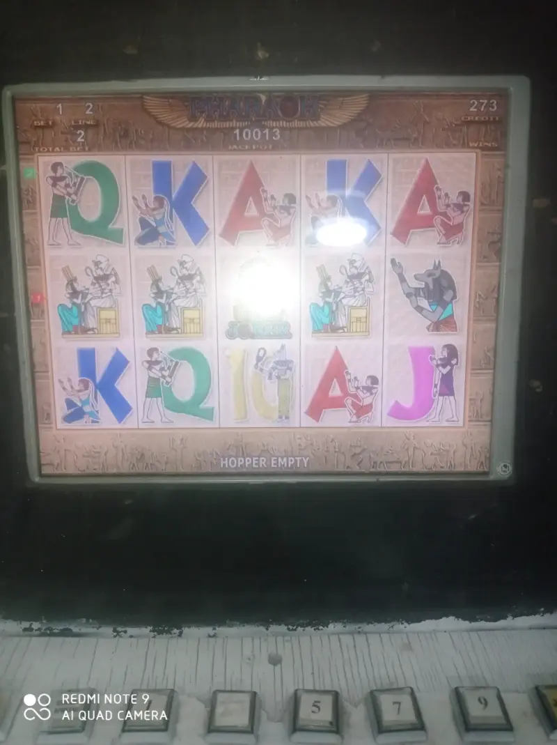 Máquina tragamonedas arcade vintage - 4