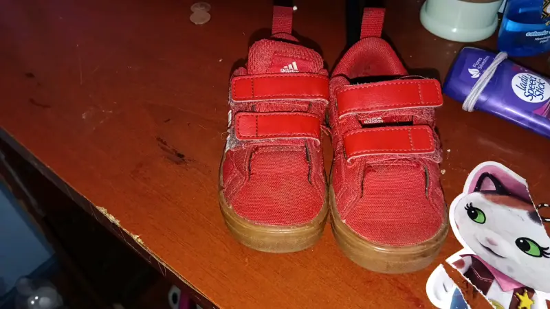 Zapatillas rojas para niños Adidas con velcro - 1