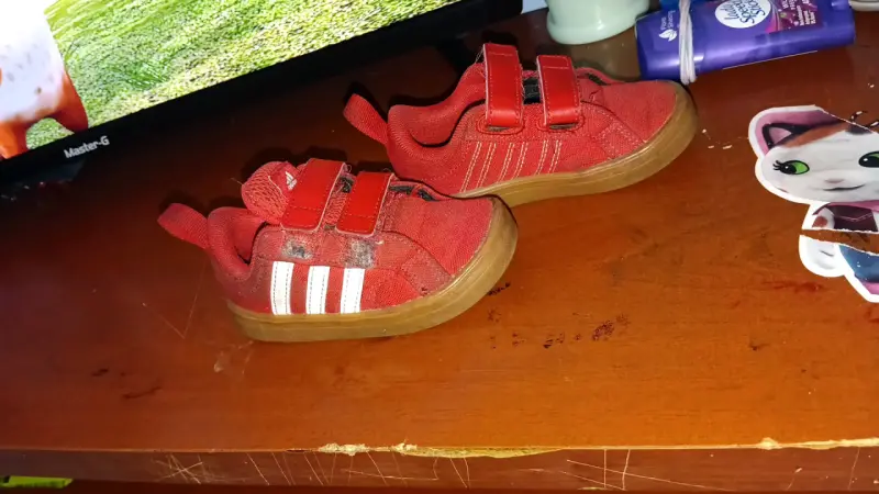 Zapatillas rojas para niños Adidas con velcro - 2